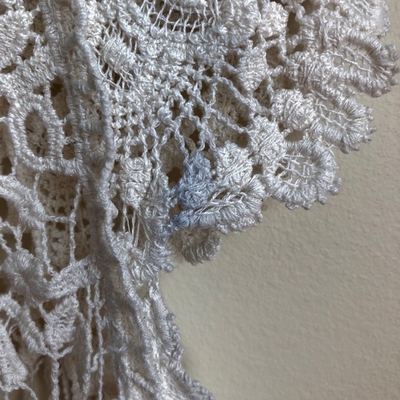 CREAM lace and crochet overlay - Picture 6 of 6